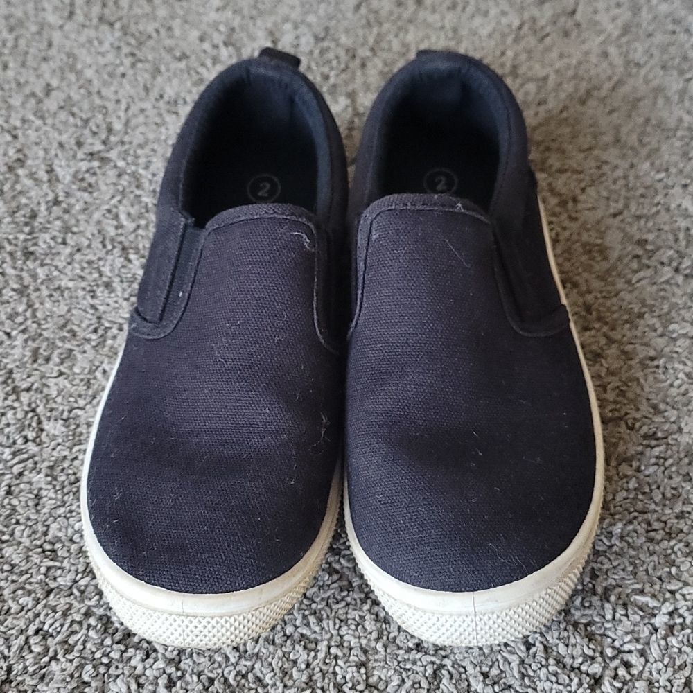 EUC! Black Slip On Sneakers